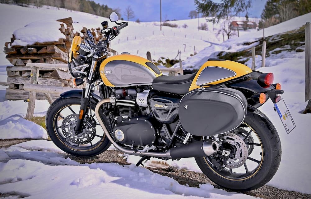 Accessoires essentiels pour la moto en hiver - Moto Mania